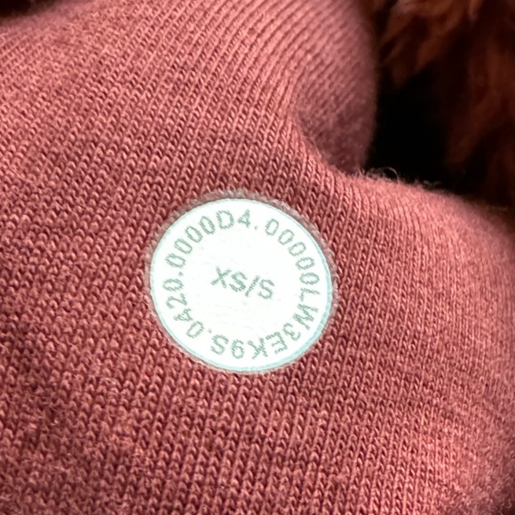 FINAL SALE - Lululemon soft fleece polyester pullover.  Burgundy, Size XS/S - Picture 3 of 4